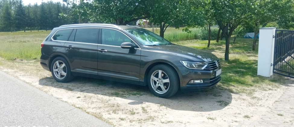 Volkswagen Passat cena 45500 przebieg: 267000, rok produkcji 2015 z Piekary Śląskie małe 254